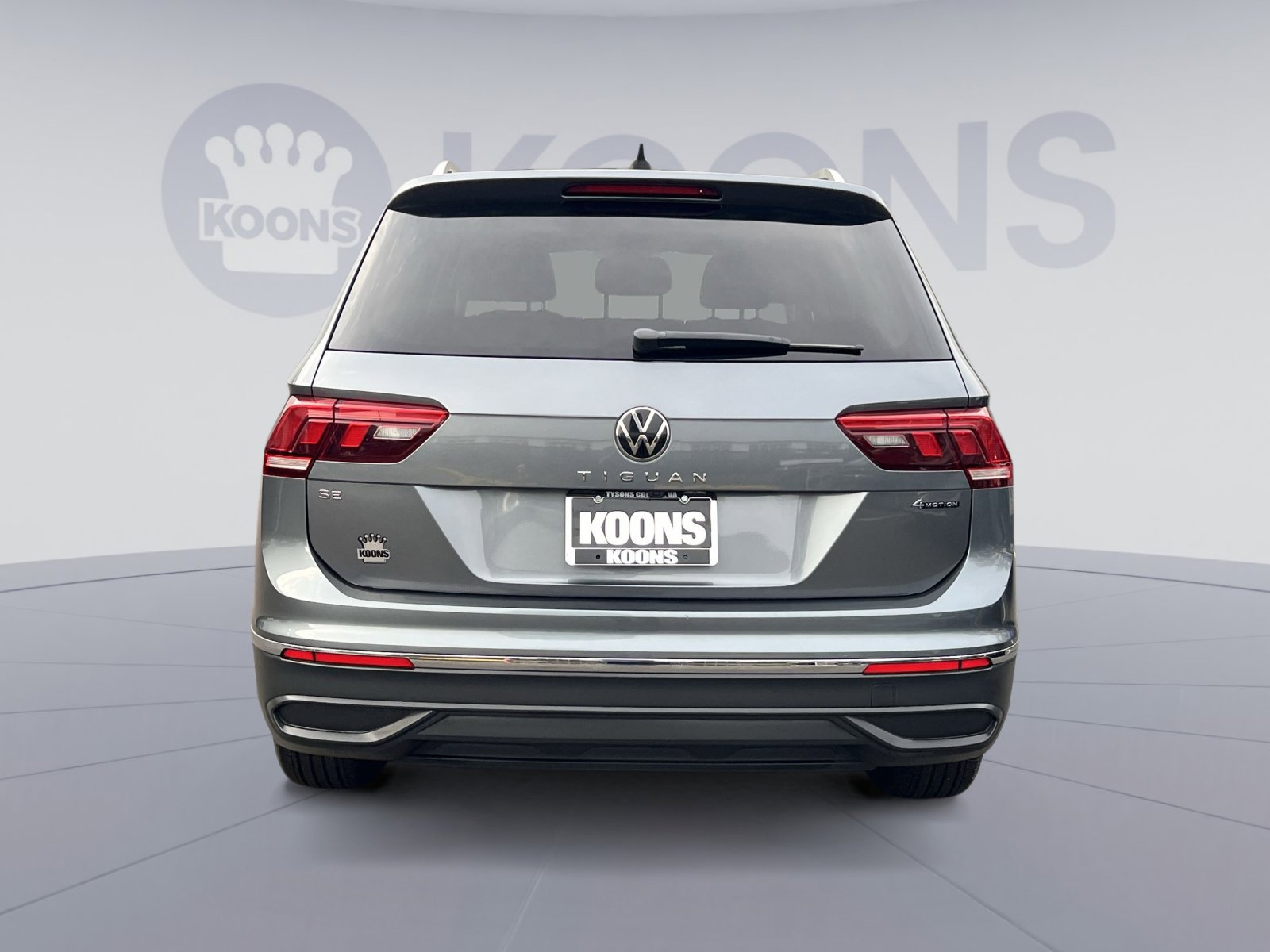 Used 2022 Volkswagen Tiguan SE w/ Panoramic Sunroof Package image 5