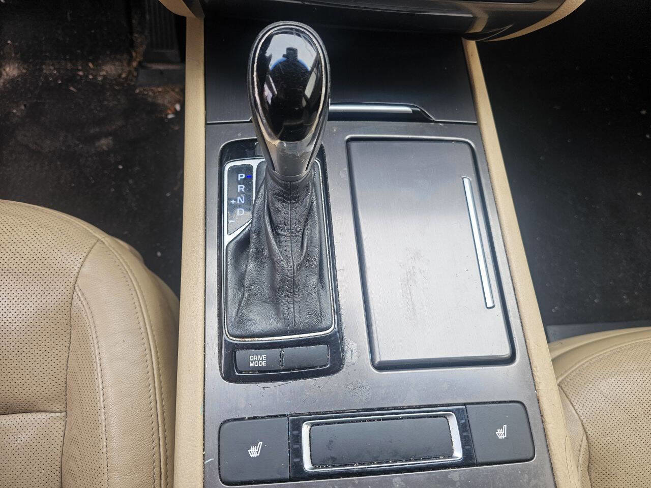 Used 2016 Hyundai Genesis 3.8 RWD image 15