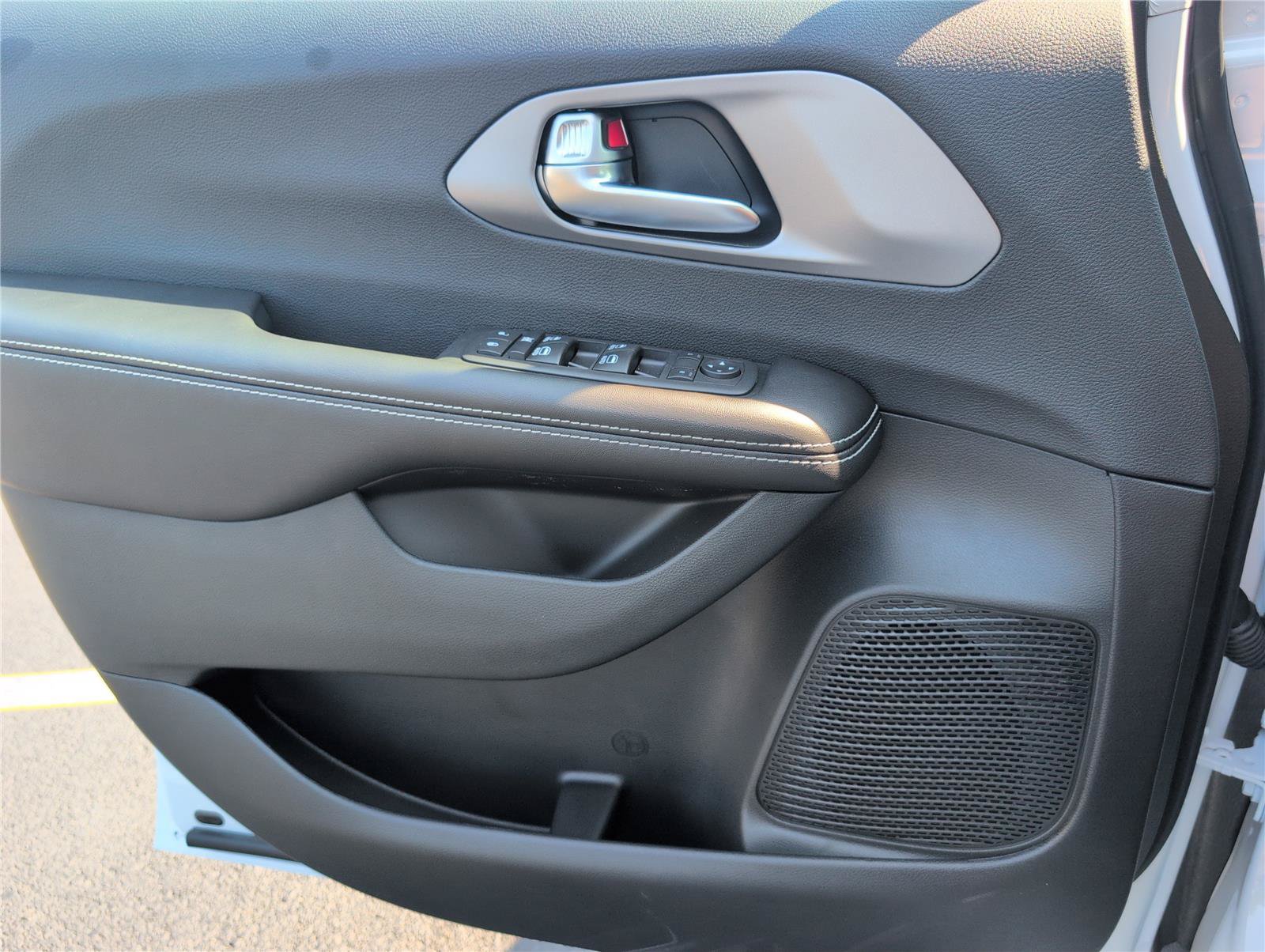 New 2027 Chrysler Pacifica LX FWD image 19
