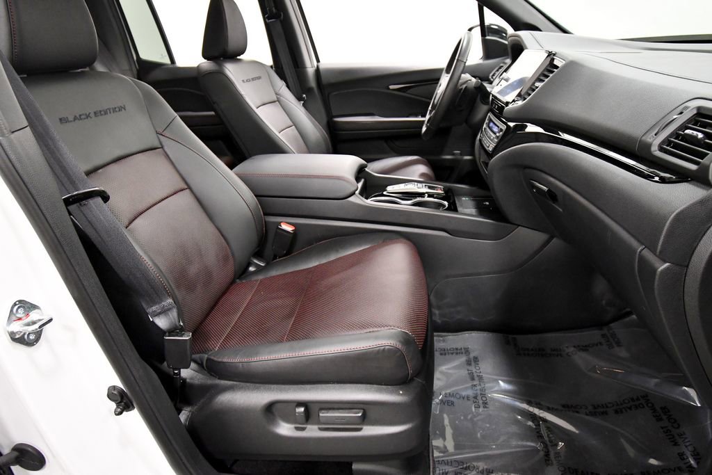 Certified 2025 Honda Ridgeline Black Edition image 19
