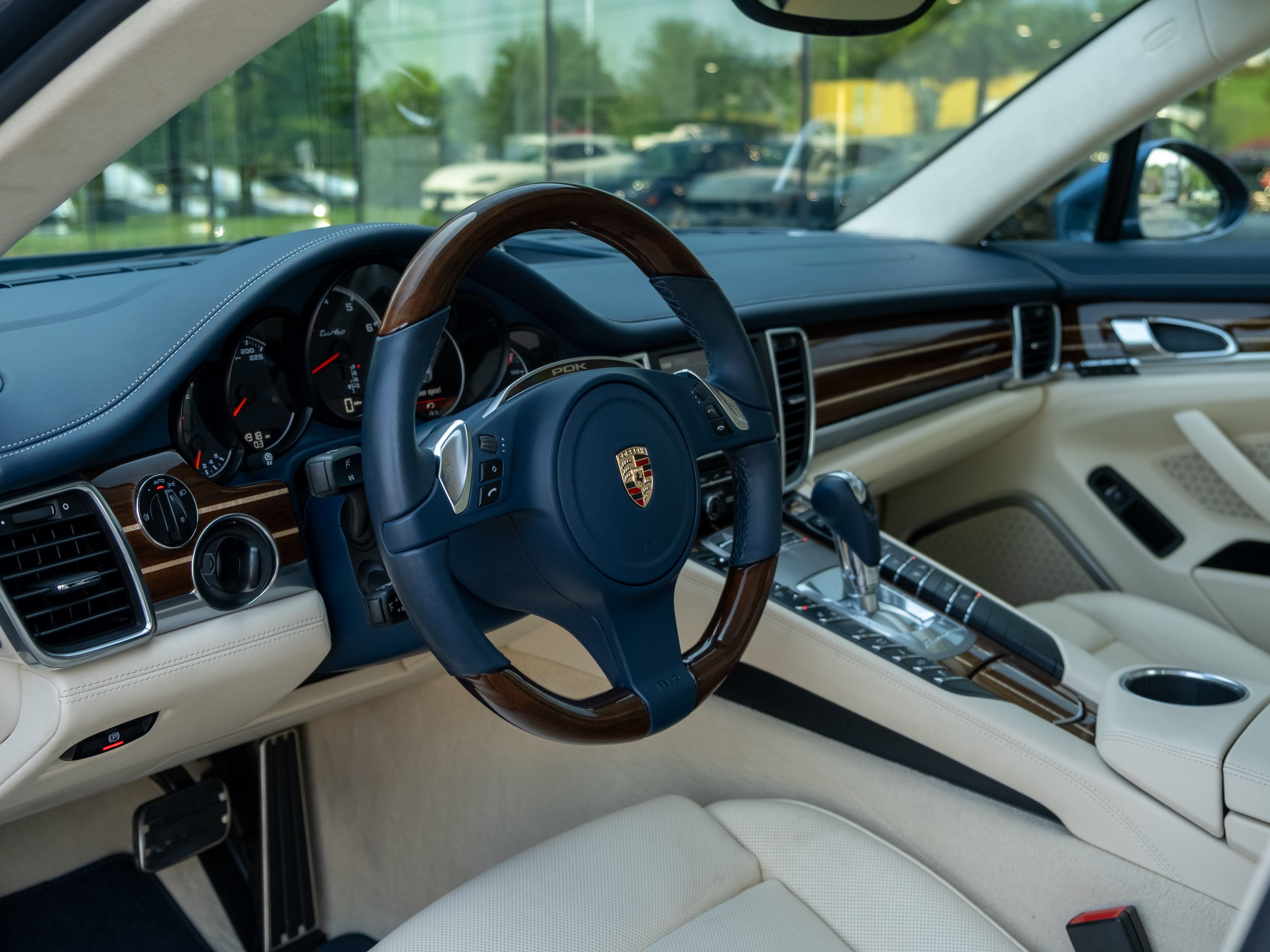 Used 2011 Porsche Panamera Turbo AWD/4WD image 4
