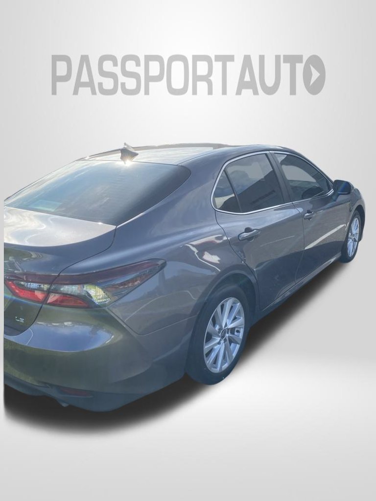 Used 2022 Toyota Camry LE FWD image 4