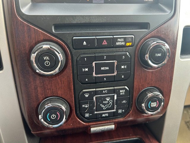 Used 2013 Ford F150 King Ranch w/ King Ranch Luxury Pkg AWD/4WD image 28