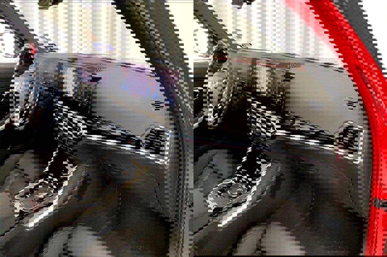 Used 2024 BMW 330i Sedan w/ Convenience Package image 28