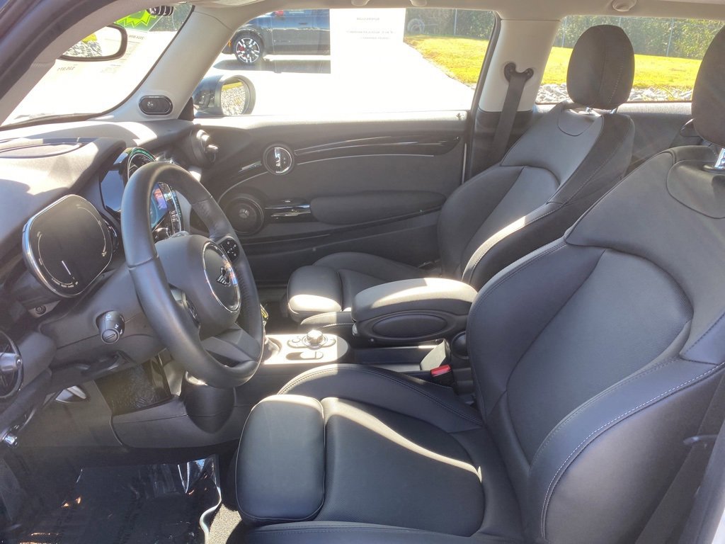 Certified 2024 MINI Cooper SE image 11