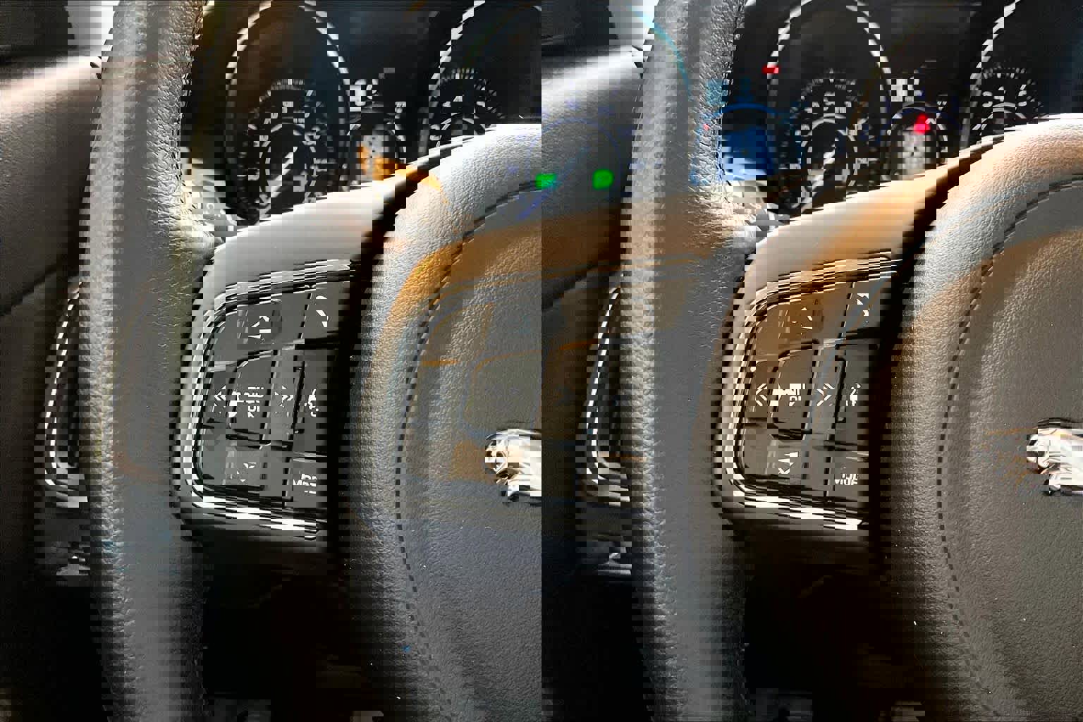 Used 2019 Jaguar E-PACE S image 25