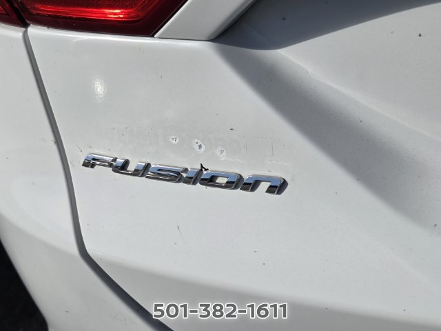 Used 2016 Ford Fusion SE FWD image 11