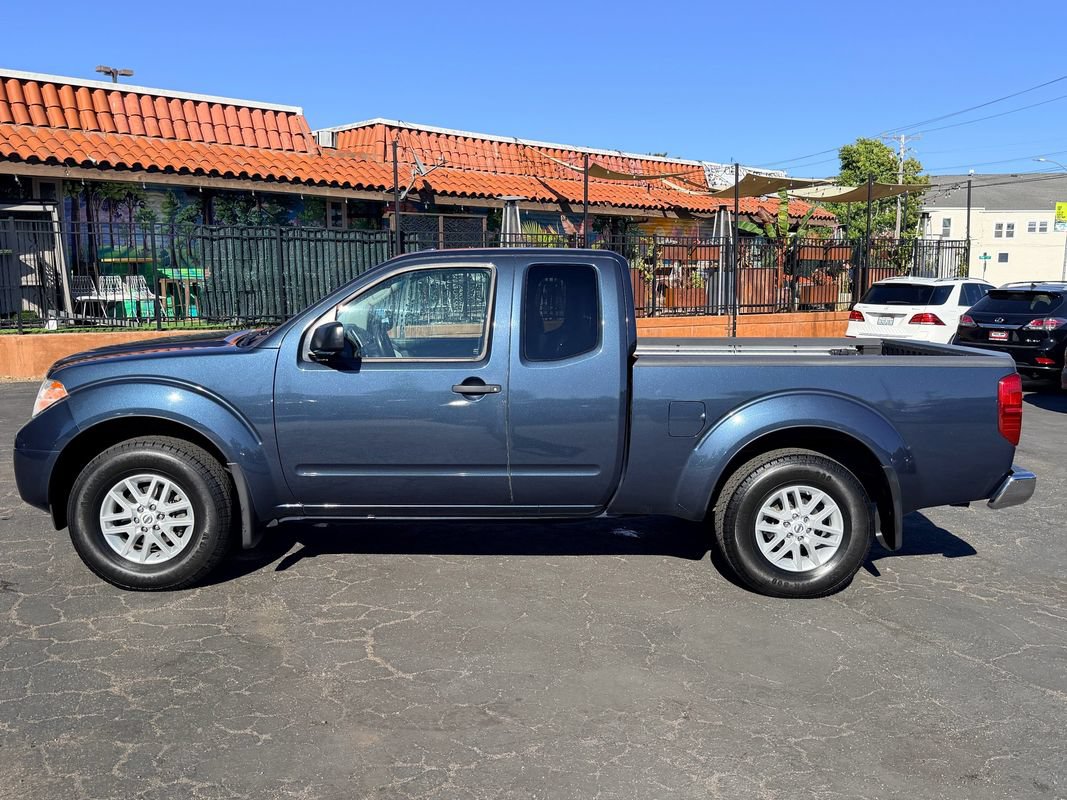 Used 2017 Nissan Frontier SV w/ SV Value Truck Package AWD/4WD image 8