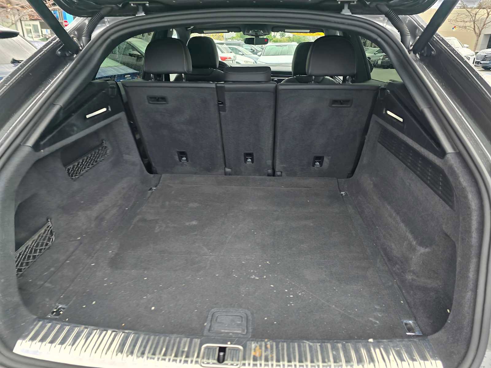 Used 2020 Audi Q8 Premium w/ Black Optic Package image 17