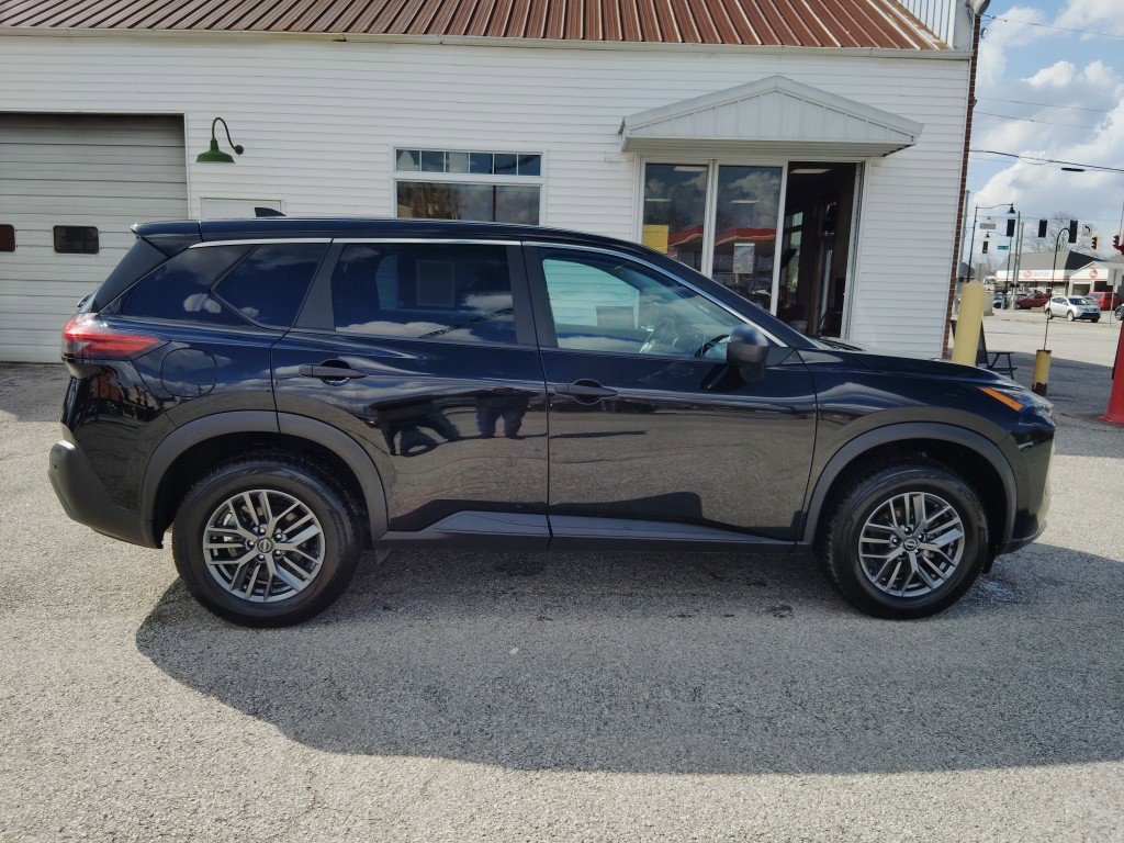 Used 2023 Nissan Rogue S image 8