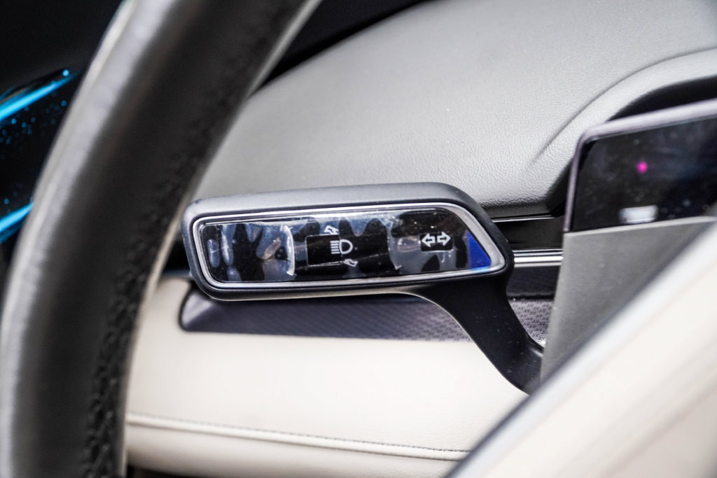 Used 2025 Lincoln Nautilus Premier AWD/4WD image 44
