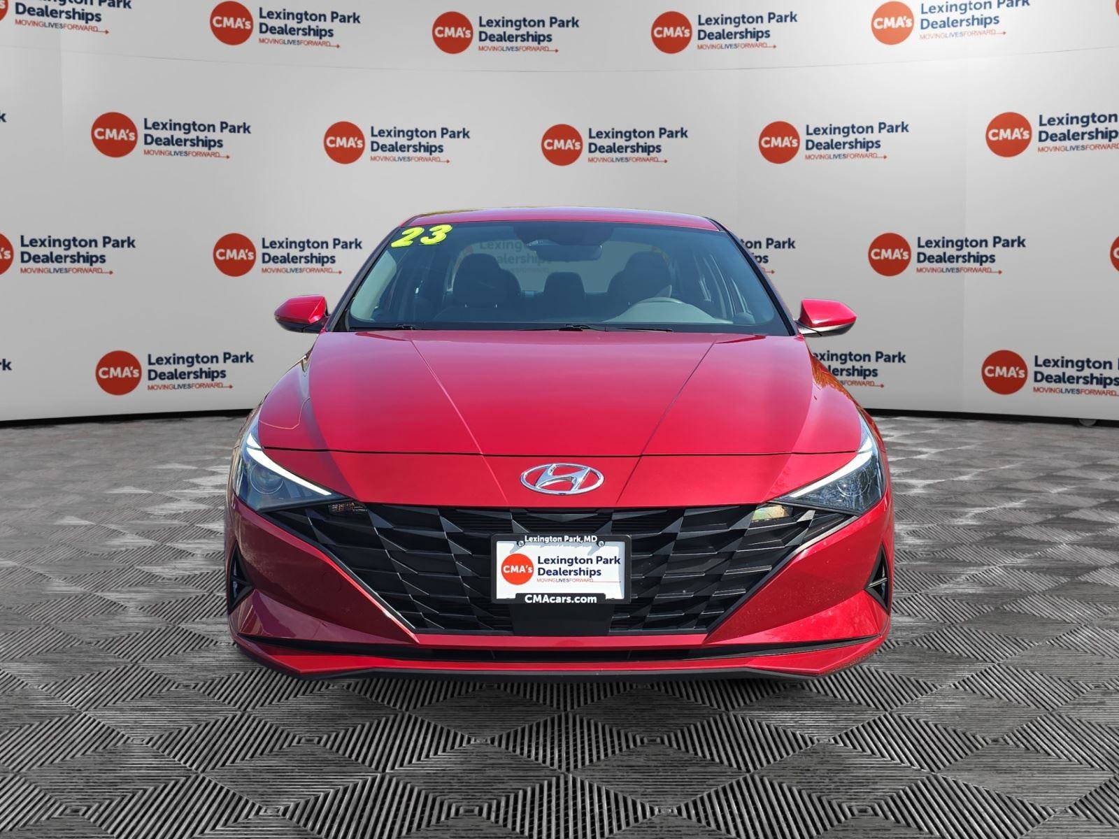 Used 2023 Hyundai Elantra SEL w/ Convenience Package FWD image 2