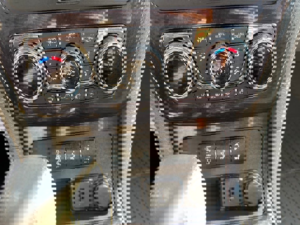 Used 2016 Buick Enclave Convenience image 28