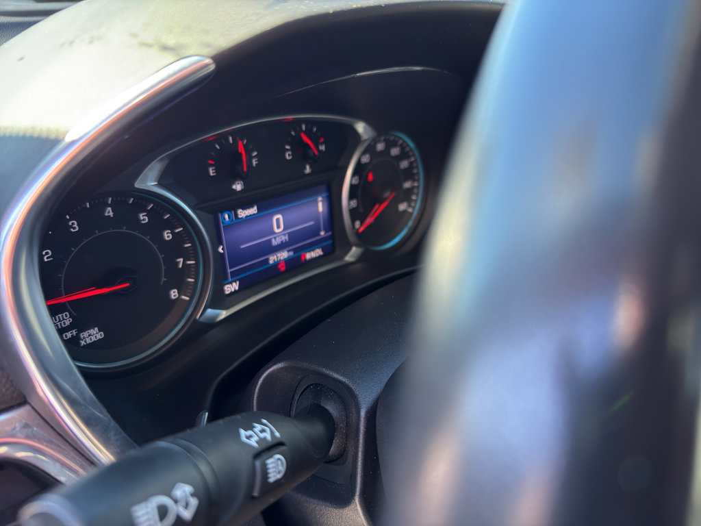 Used 2022 Chevrolet Equinox LT w/ Driver Convenience Package image 11