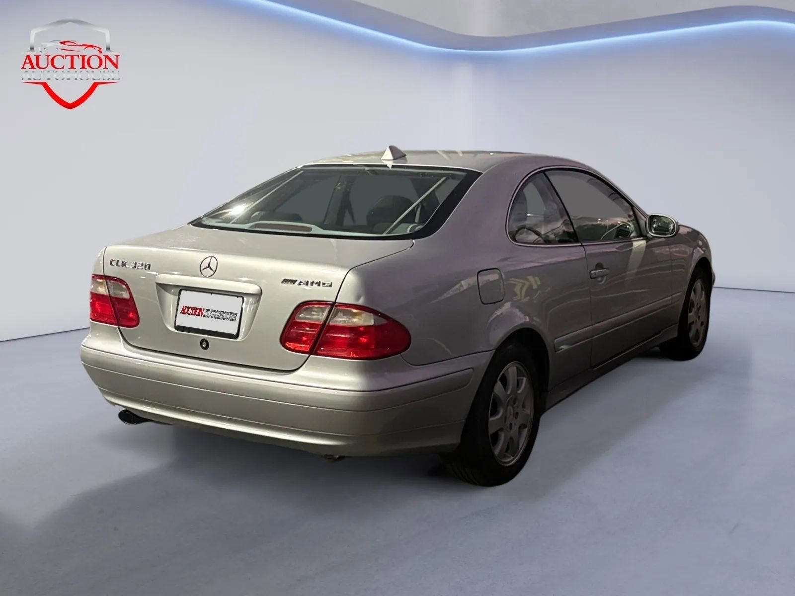 Used 2000 Mercedes-Benz CLK 320 Coupe image 5