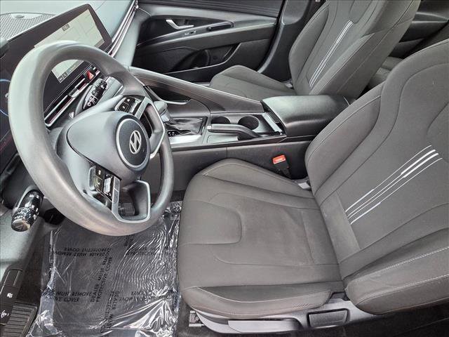 Used 2024 Hyundai Elantra SEL image 15