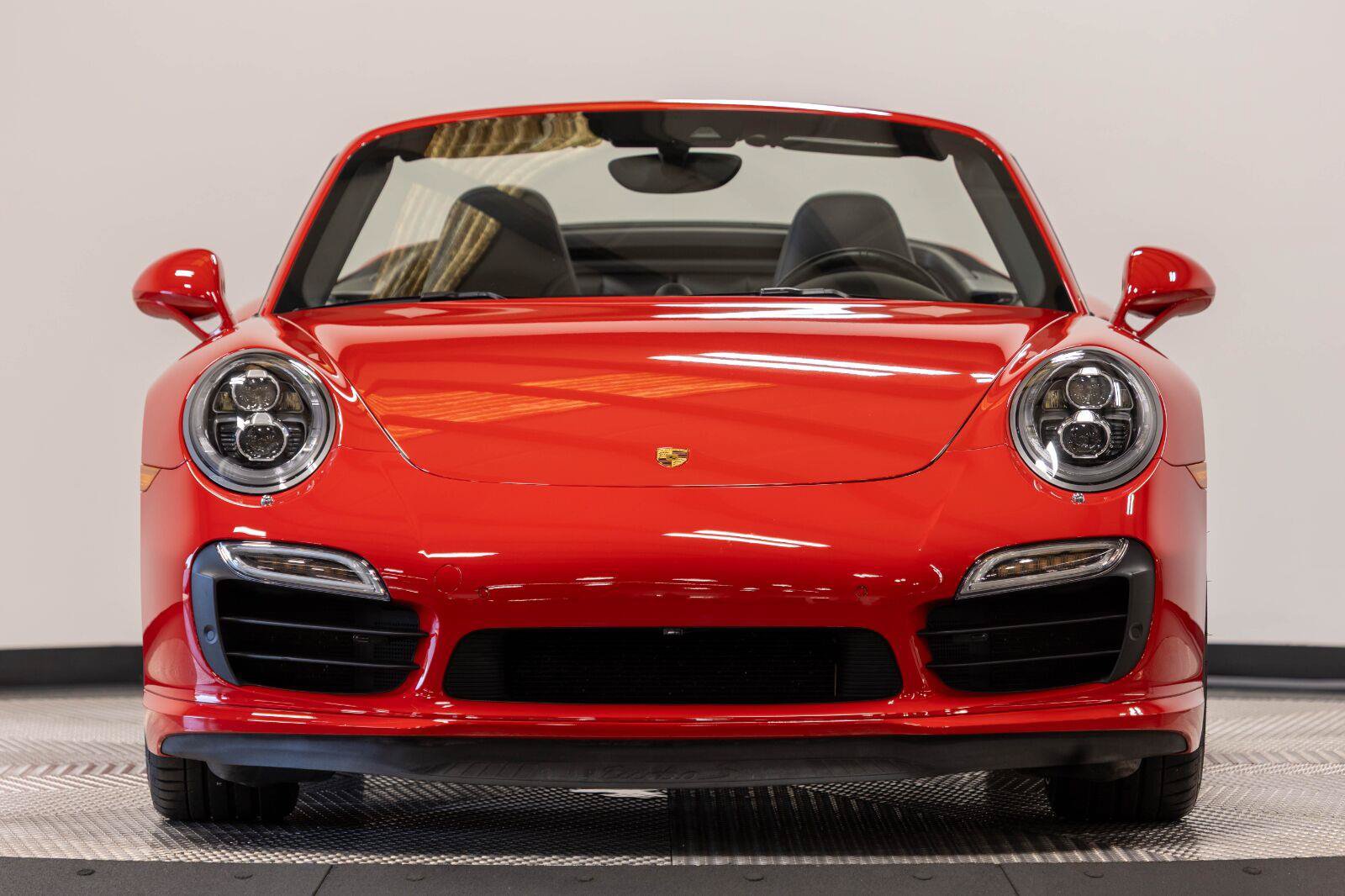 Used 2015 Porsche 911 Turbo S AWD/4WD image 4