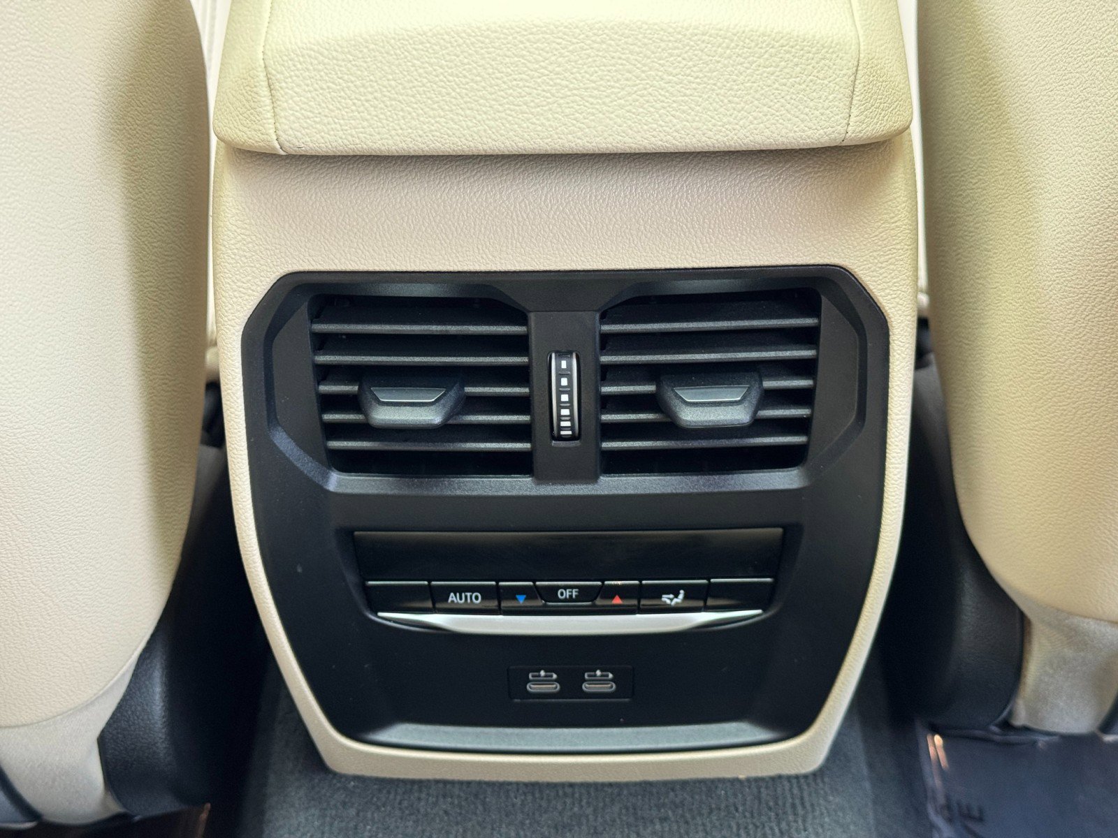 Used 2024 BMW i4 eDrive35 w/ Premium Package RWD image 38
