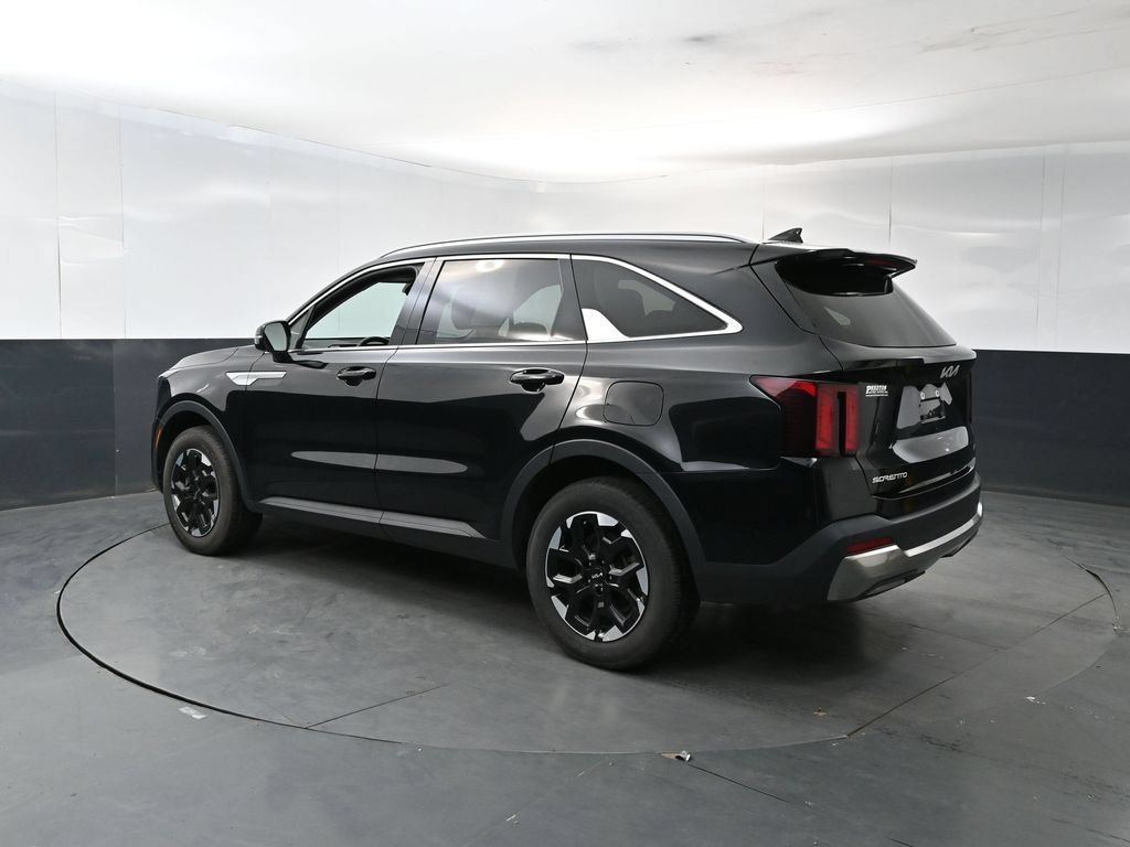 Certified 2024 Kia Sorento S AWD/4WD image 3