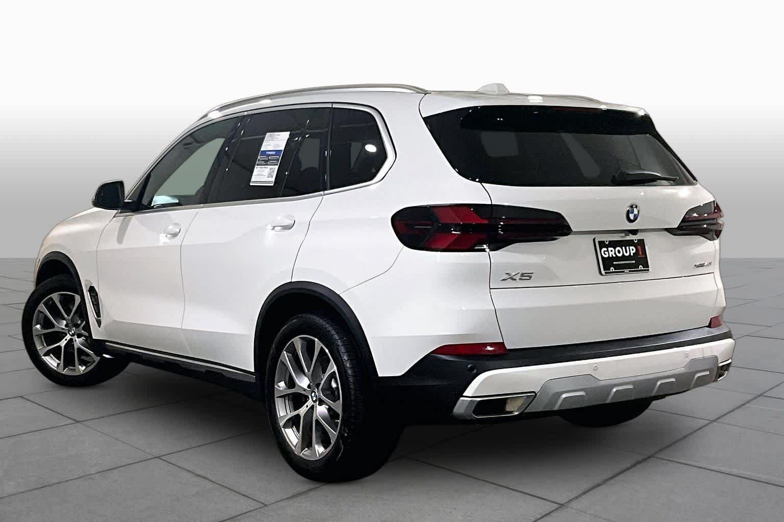 Used 2024 BMW X5 xDrive40i AWD/4WD image 11