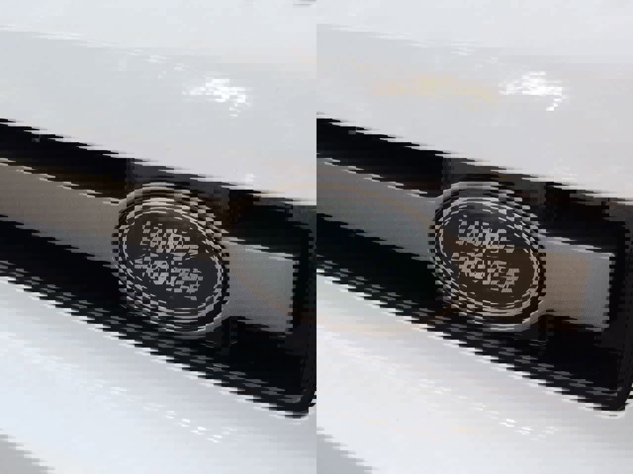 Certified 2025 Land Rover Defender 110 X-Dynamic SE image 11