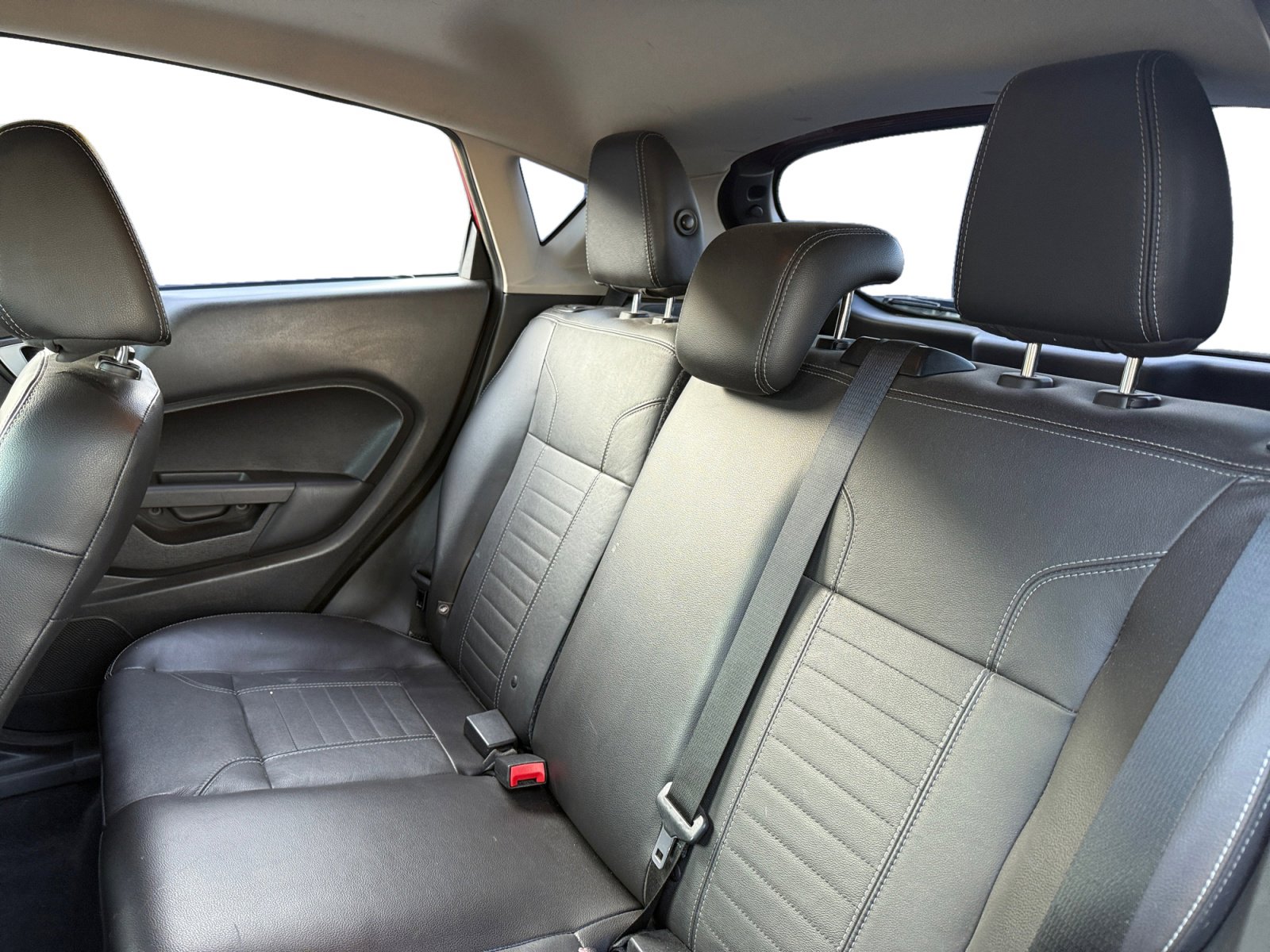 Used 2014 Ford Fiesta Titanium image 13