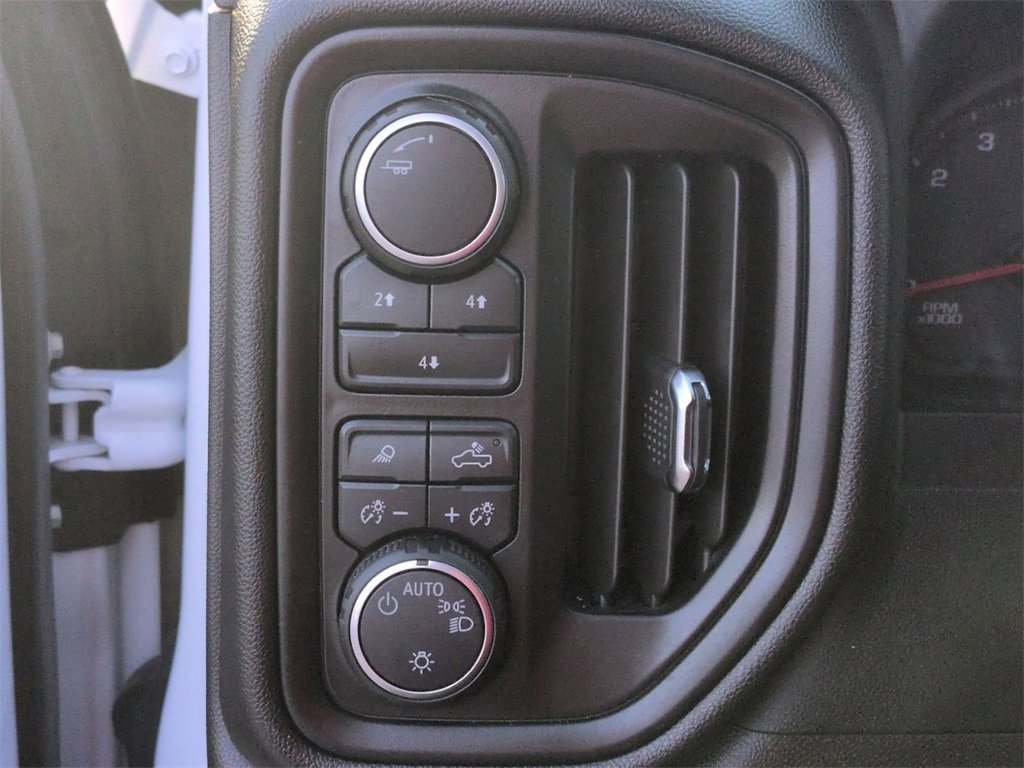 Certified 2025 Chevrolet Silverado 2500 Custom w/ Custom Value Package image 18