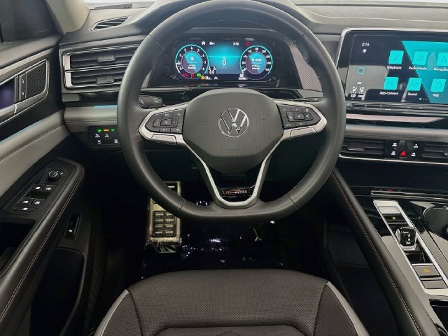 Certified 2024 Volkswagen Atlas Peak Edition SE AWD/4WD image 25