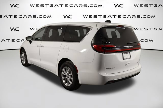 Used 2025 Chrysler Pacifica Select AWD/4WD image 42