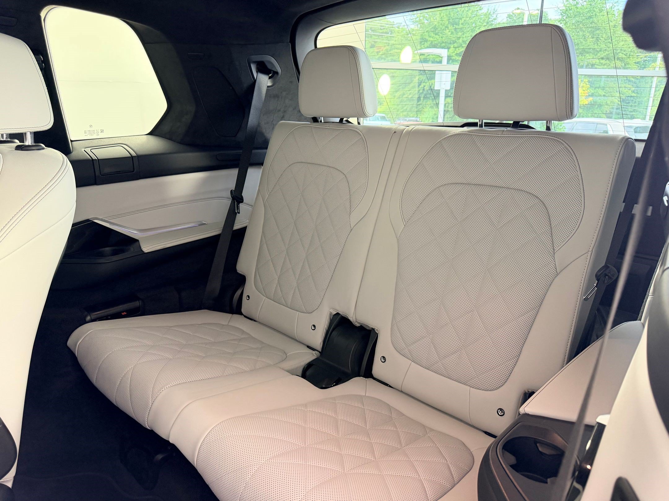 Certified 2024 BMW X7 xDrive40i w/ Premium Package AWD/4WD image 24