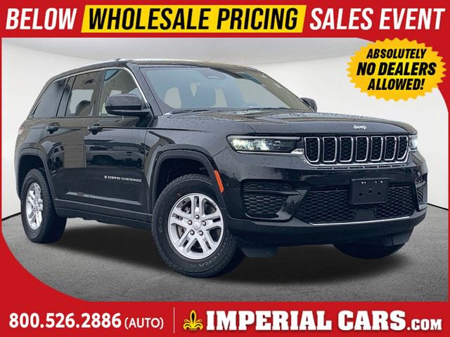 Used 2024 Jeep Grand Cherokee Laredo image 1