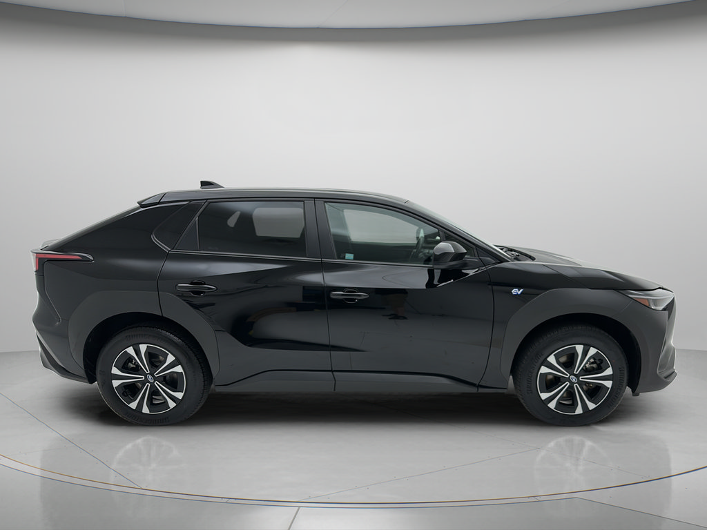 Used 2023 Subaru Solterra AWD image 3