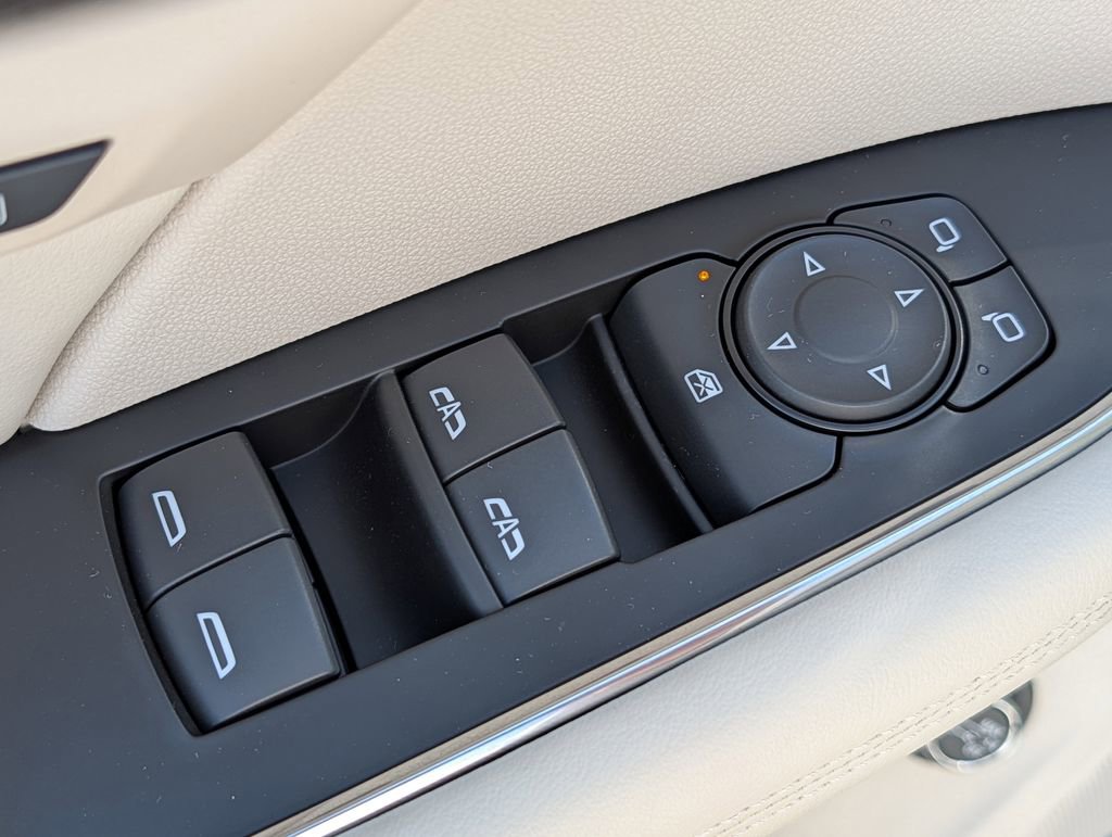 Used 2023 Buick Envision Avenir AWD/4WD image 36