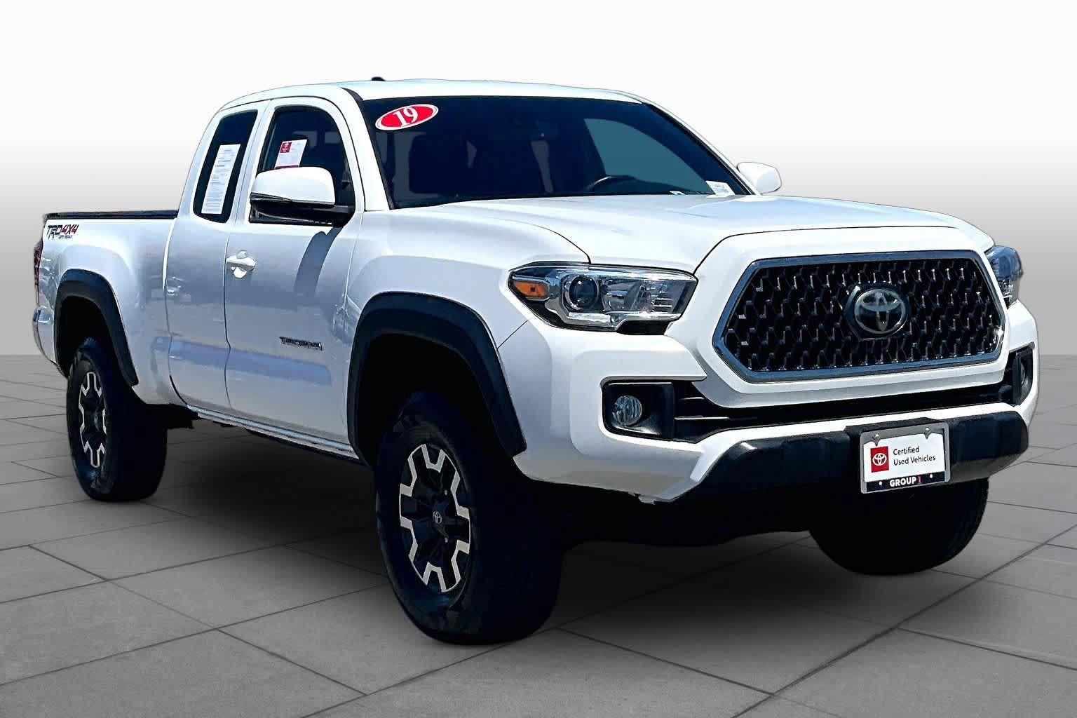 Certified 2019 Toyota Tacoma TRD Off-Road AWD/4WD image 2