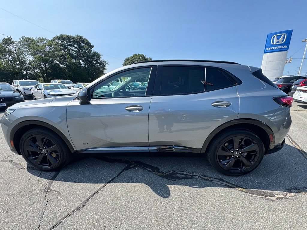 Used 2025 Buick Envision Sport Touring AWD/4WD image 2