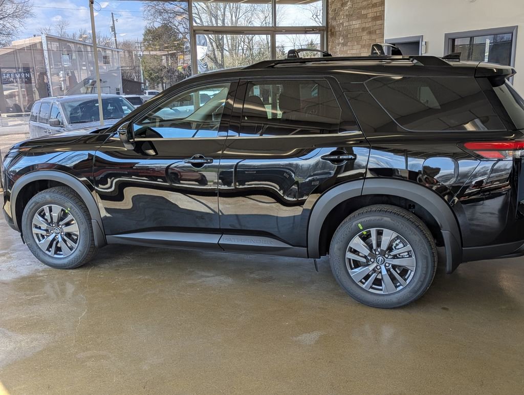 New 2026 Nissan Pathfinder SV image 3
