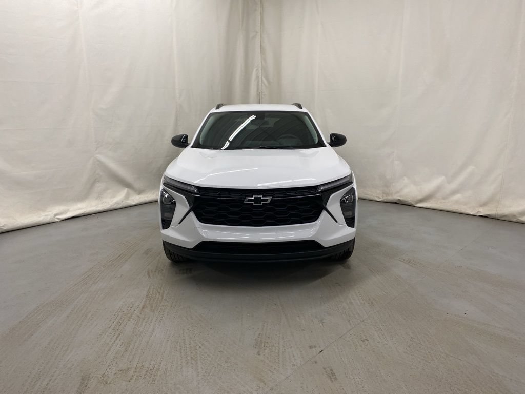 New 2026 Chevrolet Trax LT w/ Driver Confidence Package FWD image 3