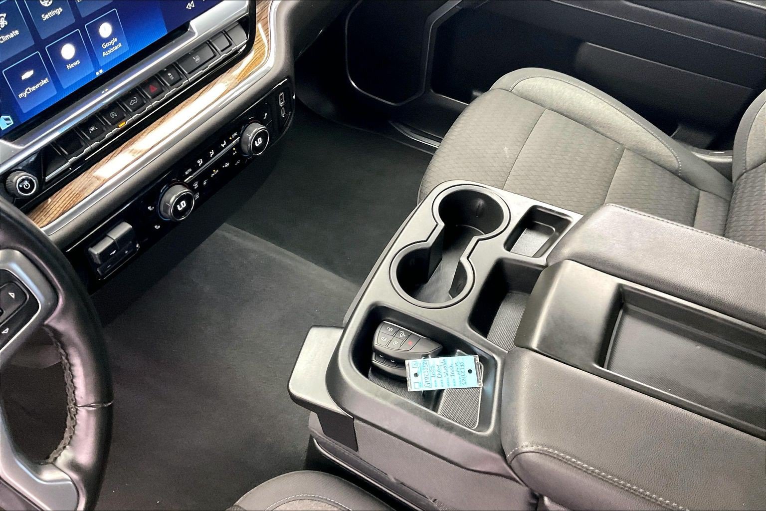 Used 2025 Chevrolet Silverado 1500 LT AWD/4WD image 16