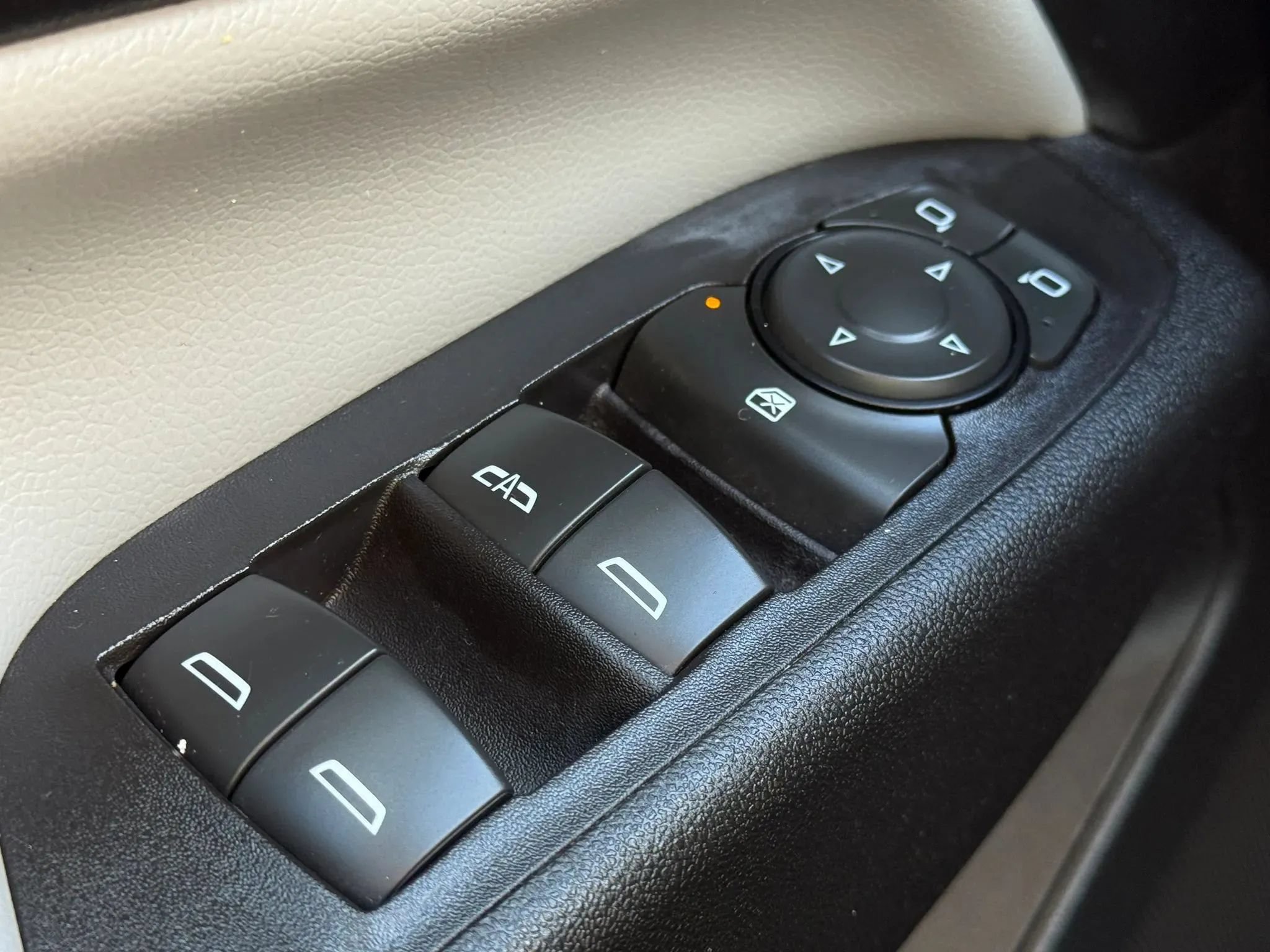 Used 2020 Chevrolet Equinox LS w/ LS Convenience Package AWD/4WD image 23