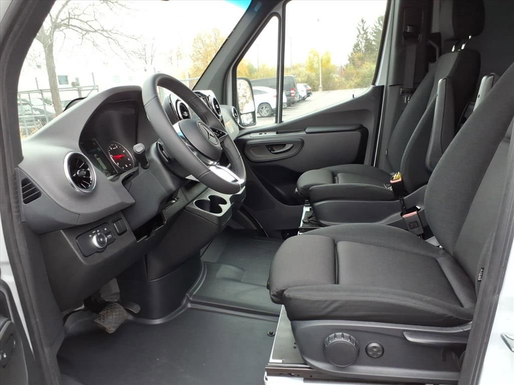New 2025 Mercedes-Benz Sprinter 2500 image 11