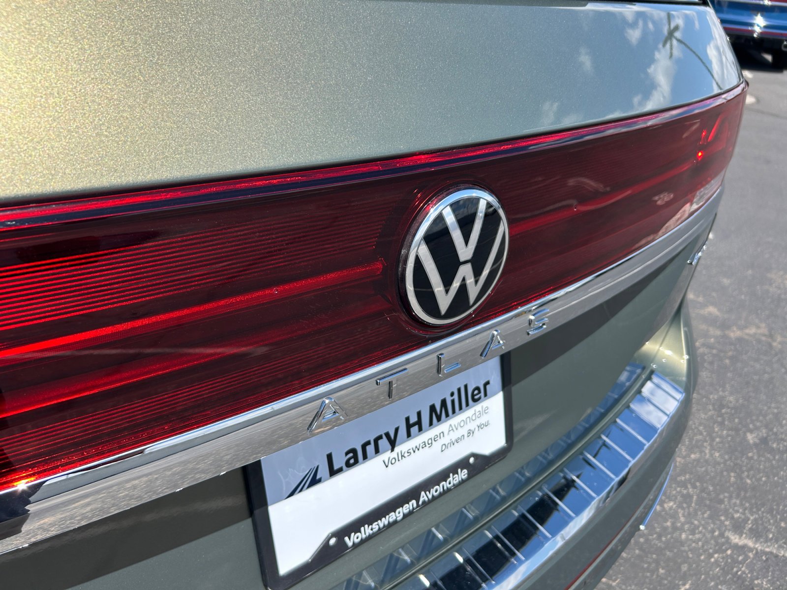 Certified 2025 Volkswagen Atlas SEL Premium R-Line AWD/4WD image 24