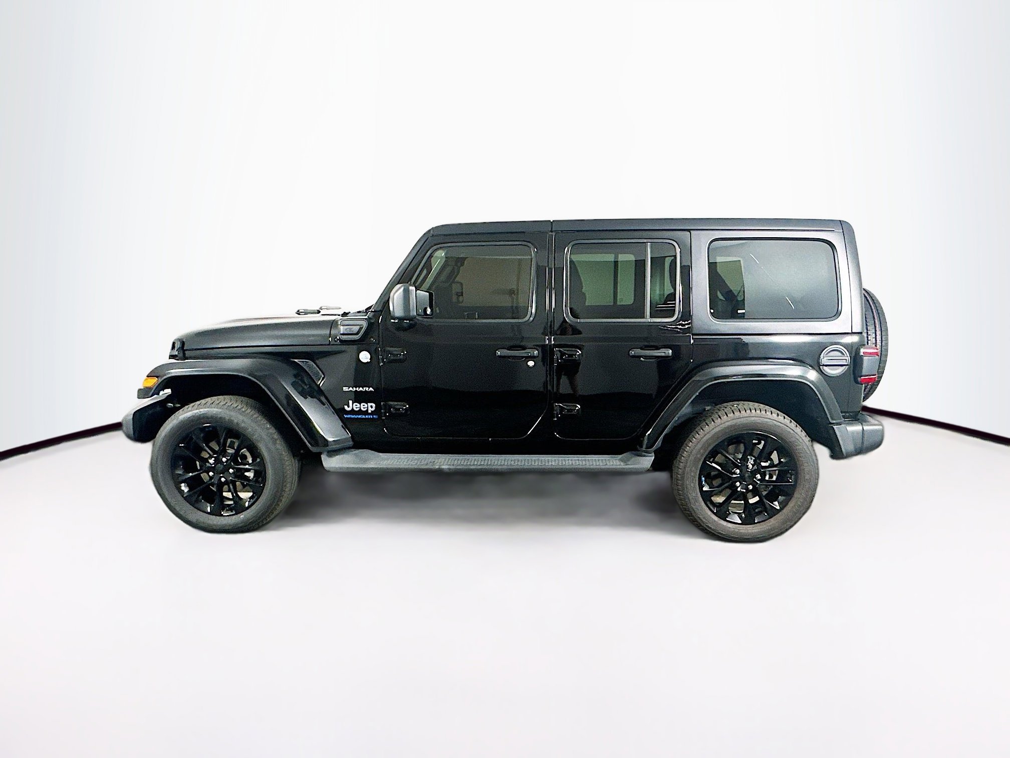 Used 2023 Jeep Wrangler Sahara w/ Cold Weather Group AWD/4WD image 4