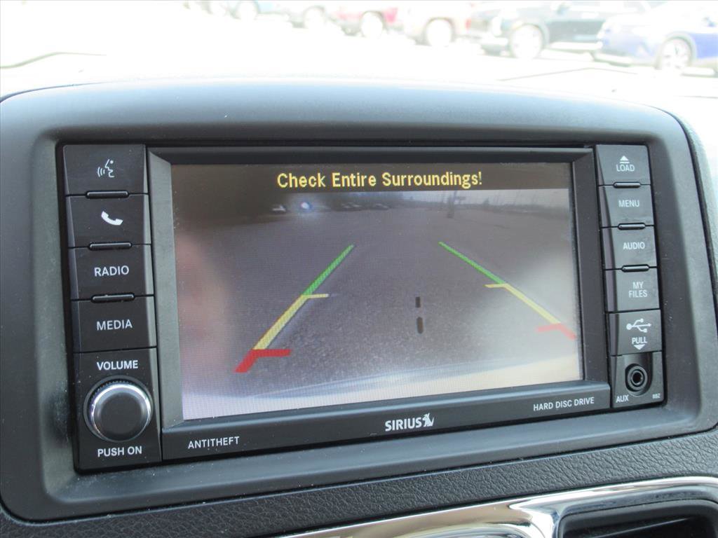 Used 2014 Chrysler Town & Country Touring image 27