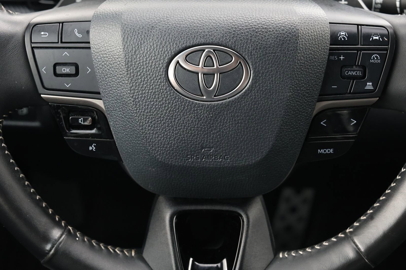 Used 2025 Toyota Camry SE w/ Convenience Package AWD/4WD image 18