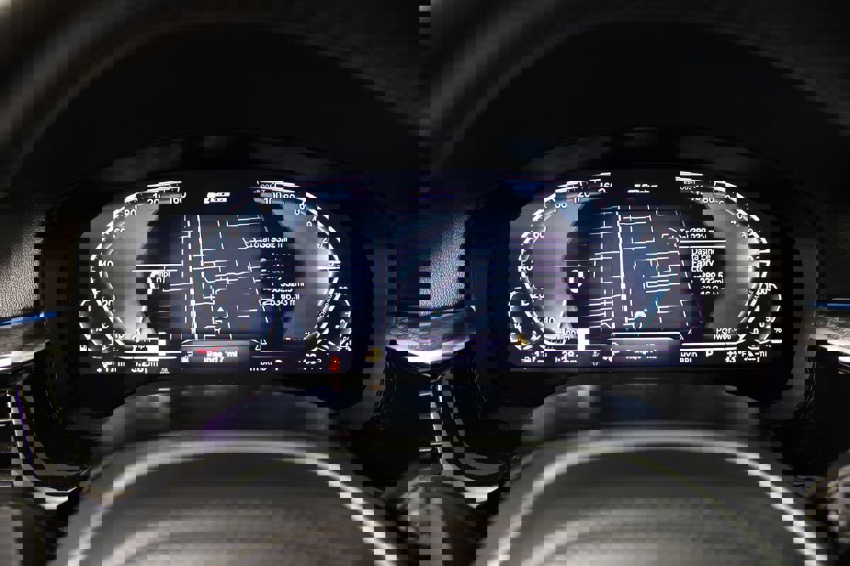 Used 2023 BMW 530e 530e w/ M Sport Package image 18