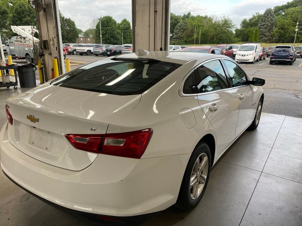 Used 2023 Chevrolet Malibu LT FWD image 4