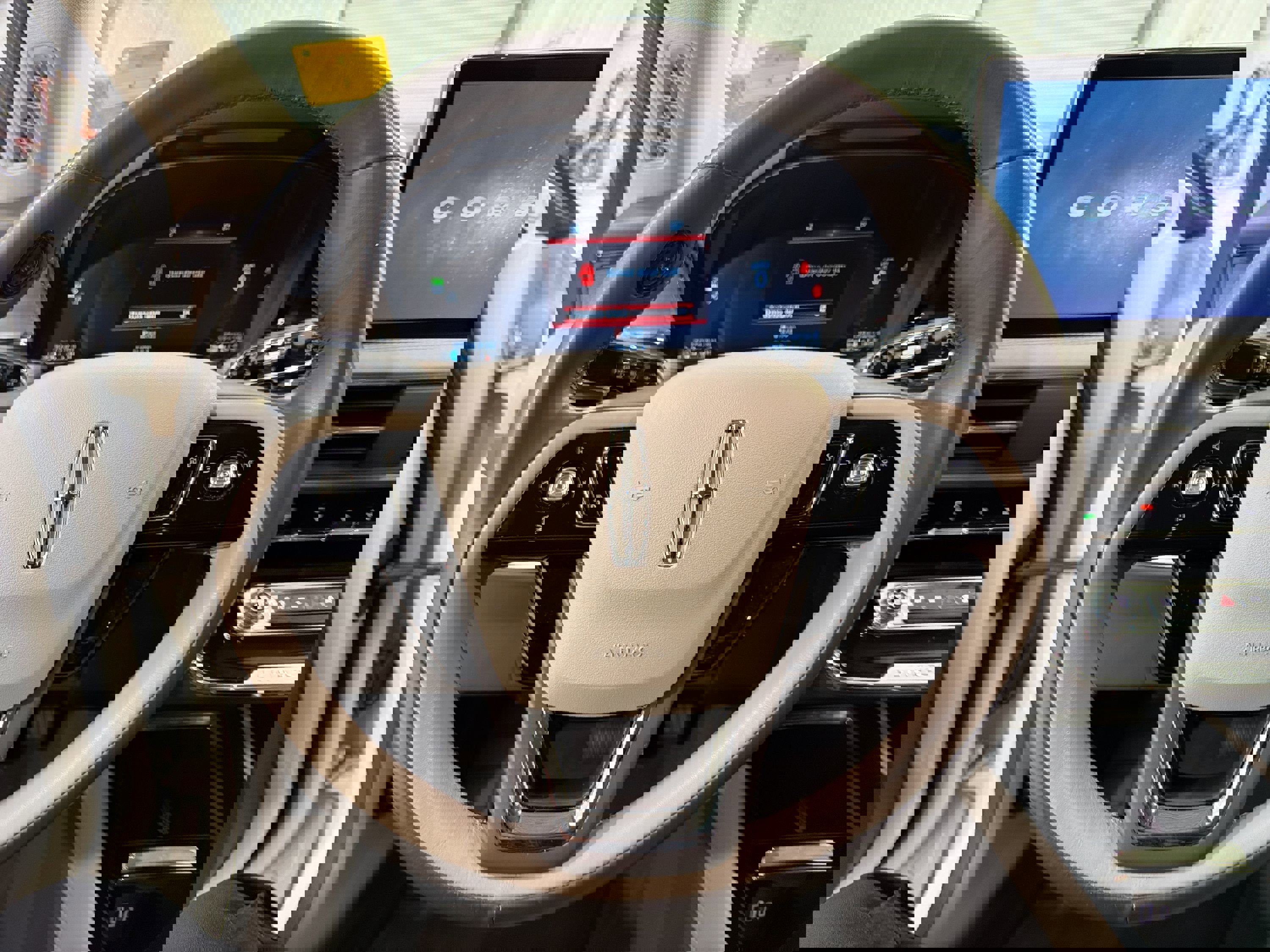 Used 2024 Lincoln Corsair Reserve image 13