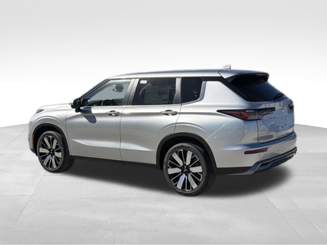New 2026 Mitsubishi Outlander SE FWD image 3