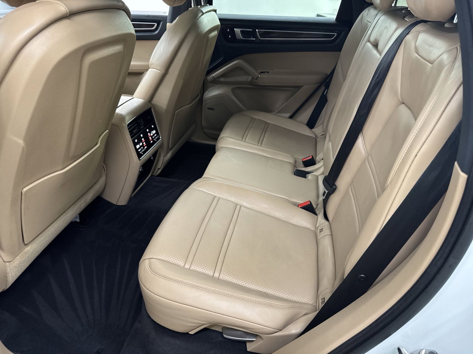 Used 2021 Porsche Cayenne E-Hybrid AWD/4WD image 37