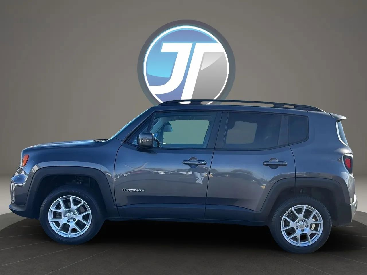 Used 2019 Jeep Renegade Latitude AWD/4WD image 28